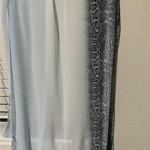 Scarves - Picture 7 of 10